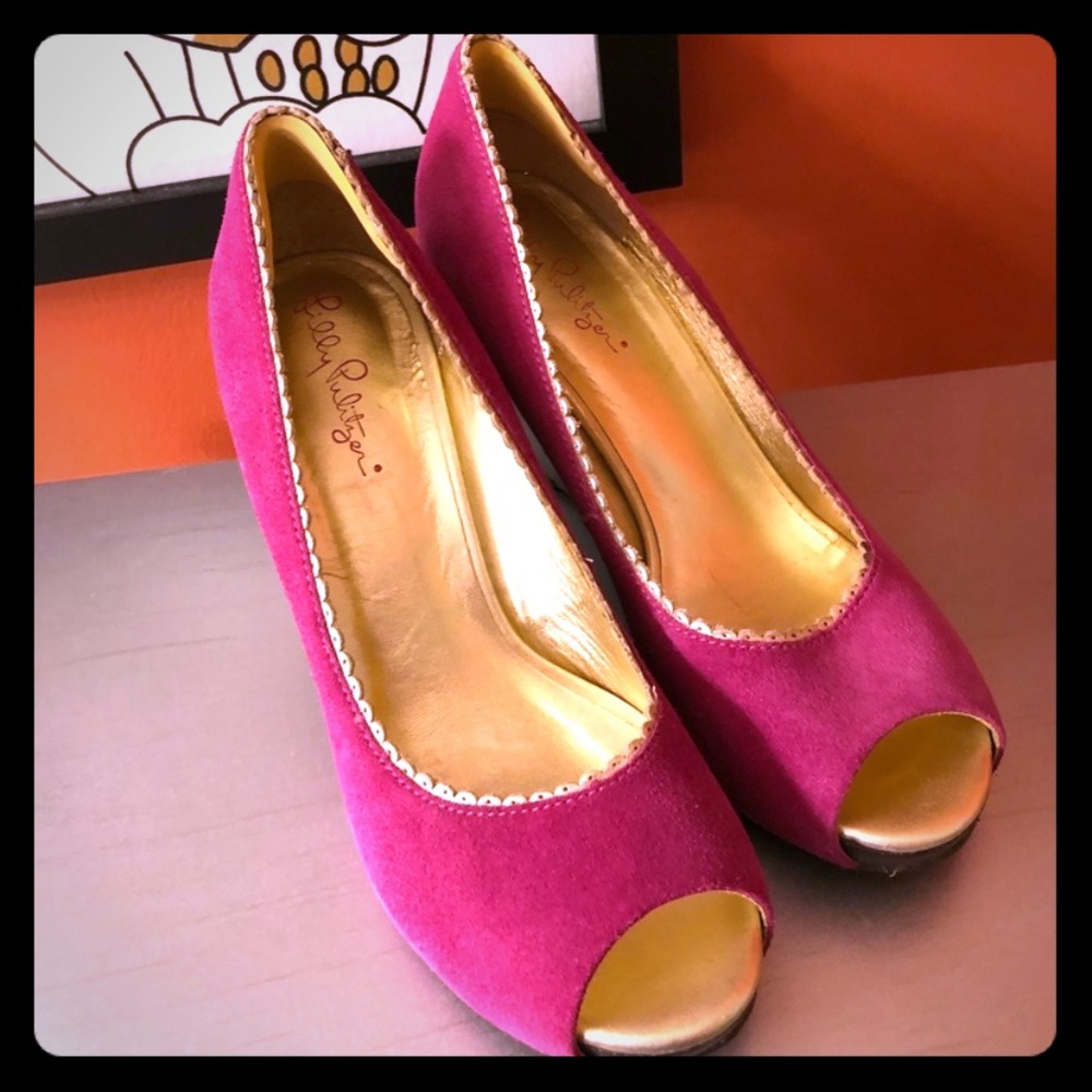 Lilly Pulitzer pink suede & gold trim wedge